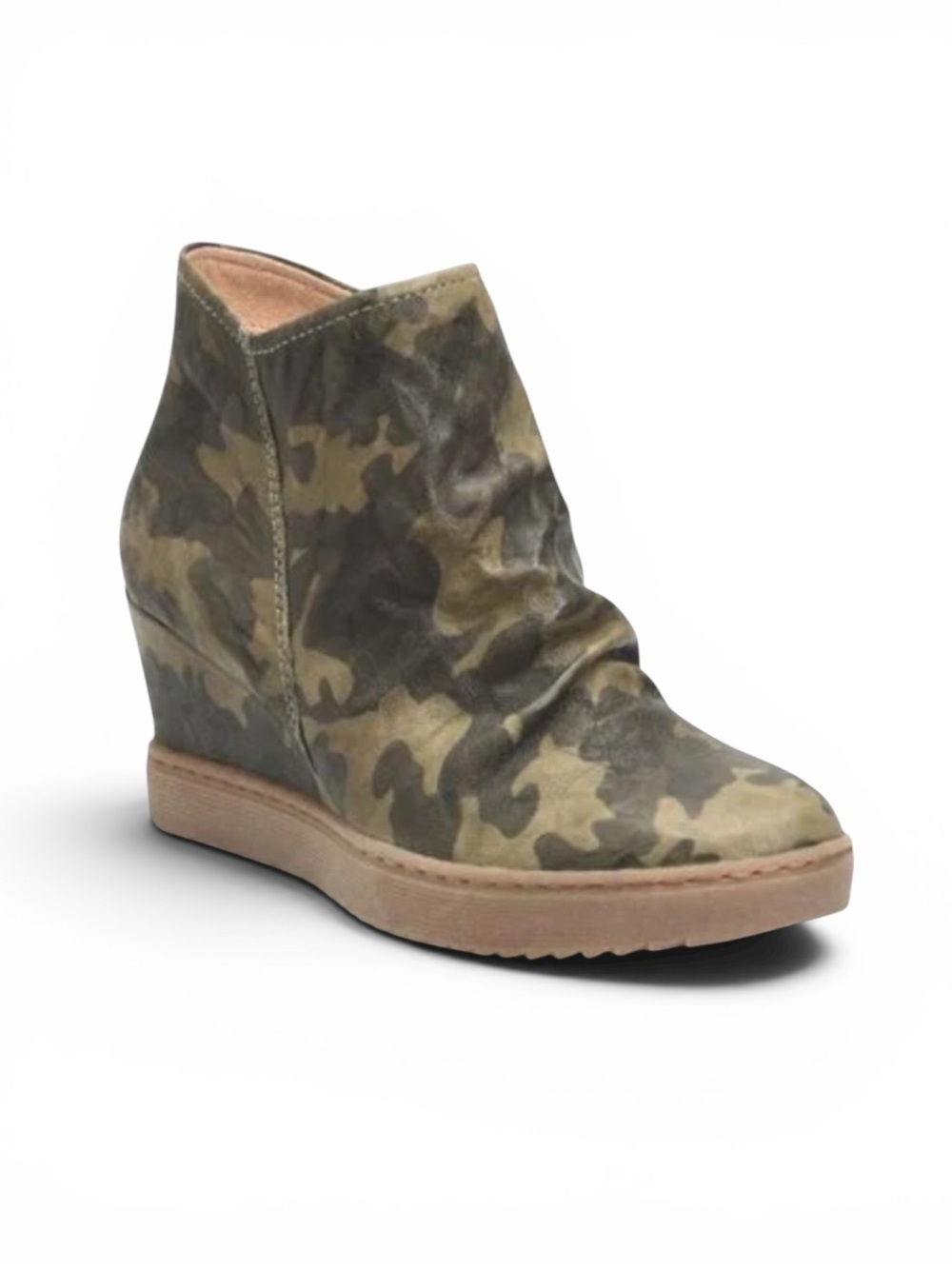 Sofft Siri Camo Leather Waterproof Wedge Sneaker Booties Size 8.5